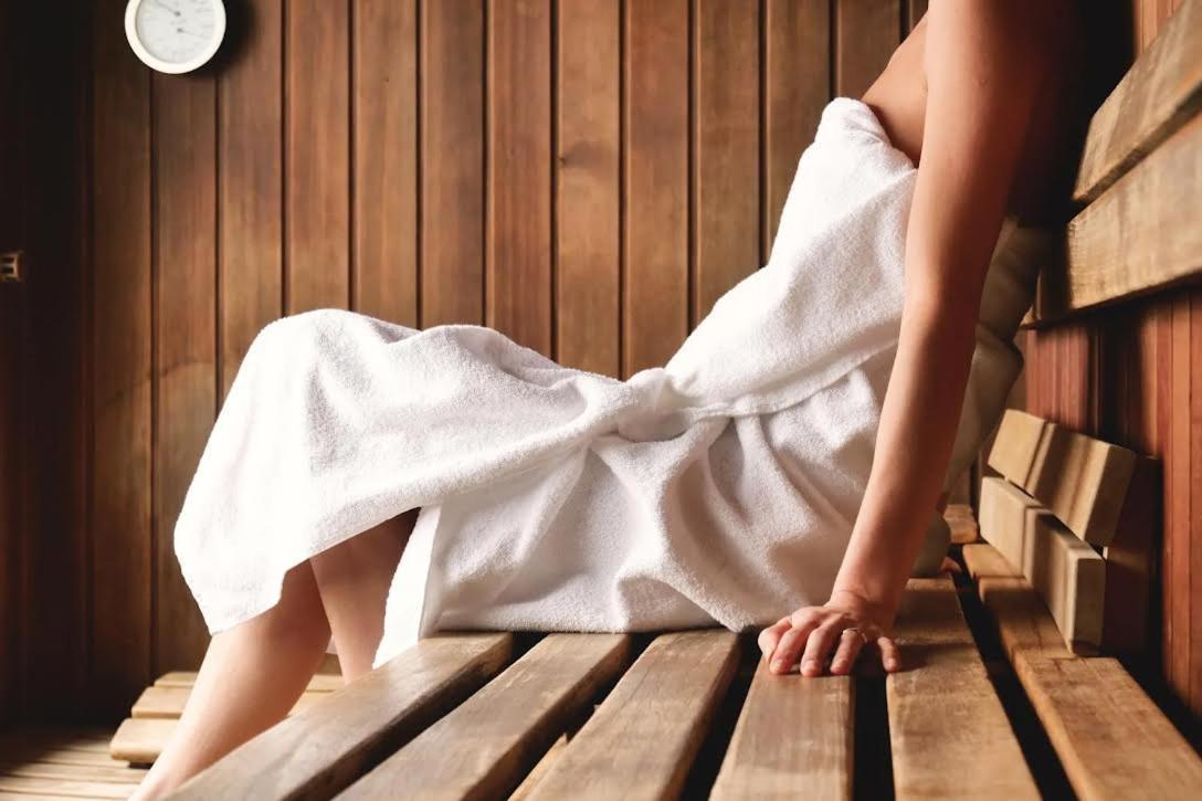 Les Horizons - Spa-Jacuzzi - Massage- Sauna - 4 Saisons - Piscine Chauffee Toute L'Annee - 800M Centre Ville ניונס מראה חיצוני תמונה
